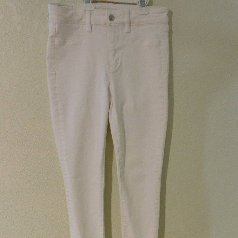 American Eagle White Next Level Stretch Size 6 Long Denim Pants